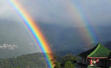 Rainbow lasts for a record-breaking nine hours