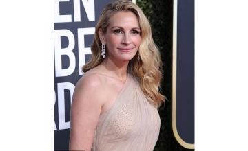 JULIA ROBERTS USED $770 WORTH OF PRODUCTS FOR GOLDEN GLOBES RED CARPET