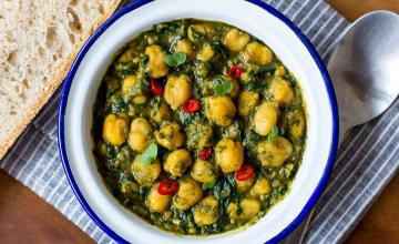 ANDALUSIAN-STYLE CHICKPEAS AND SPINACH
