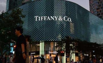 Louis Vuitton plans to takeover Tiffany & Co making a bid for it in billions