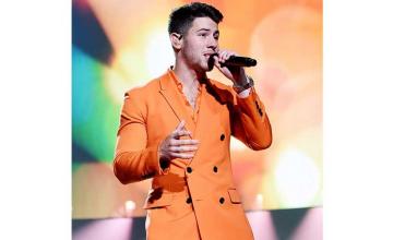 Nick Jonas groped by fan during Los Angeles show
