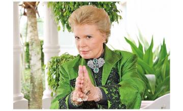 Walter Mercado, celebrity astrologer known for daily horoscopes, dies at 87: 'Truly an icon'