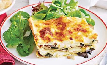 Spinach, ricotta and pesto lasagna