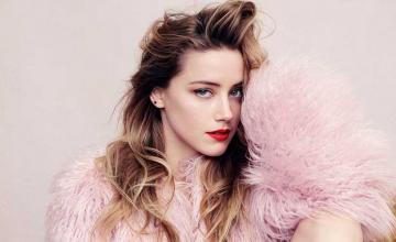 Amber Heard pays a touching tribute to her mother