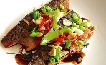 Sea Bass with Sizzled Ginger, Chilli & Spring Onions