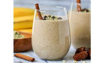 Banana and Date Smoothie
