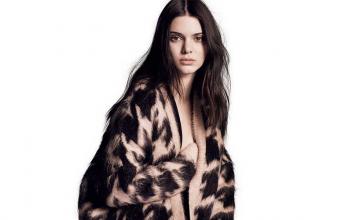 Kendall Jenner returns to the runway with a bold fashion statement