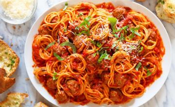 Spaghetti and Chicken Meatballs in Red Pepper Sauce