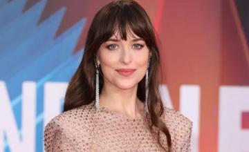 First glimpses of Dakota Johnson in character on Sony's ‘Madame Web’ set are out
