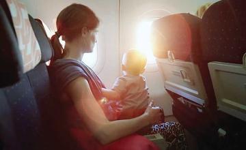 Parents of baby hand out 'thoughtful' note to fellow passengers aboard a flight