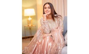 I don’t give people a friendly vibe and they don’t give me one either: Iqra Aziz