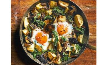 Baked Eggs with Potatoes, Mushrooms & Cheese