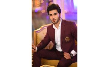 Imran Abbas asks politicians to take Karachi’s problems as seriously as they take Tabish Hashmi’s jokes