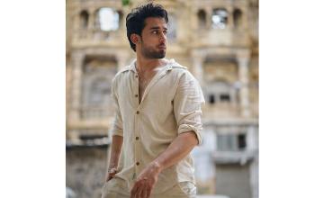 Fans defend Bilal Abbas Khan after secretly filmed video in Madinah