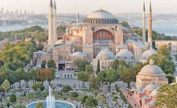Travel Guide: What to do in a weekend in Istanbul, Türkiye