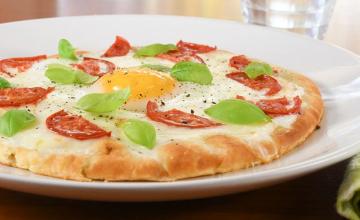 Caprese Breakfast Pizza