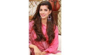 Sanam Saeed pays tribute to Pakistani cinema icon Shamim Ara during Cannes debut