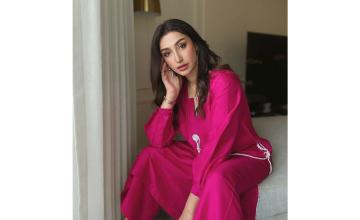 Hira Tareen cautions fellow actors to read their contracts carefully to avoid AI exploitation
