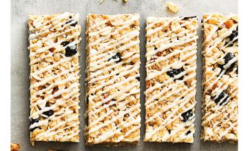 Blueberry and Almond Muesli Bars