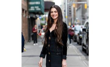 Anne Hathaway wears dress backward, laughs off outfit mistake during ‘The Odyssey’ tour